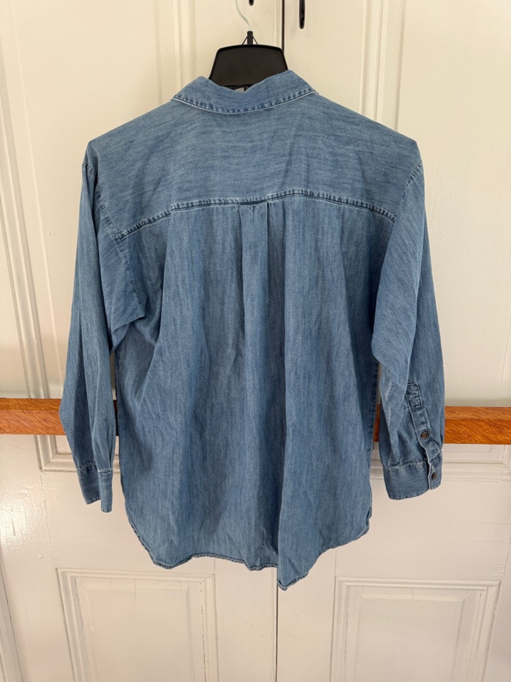 LOFT Women’s Light Denim Button-Down Shirt - Picture 6 of 9